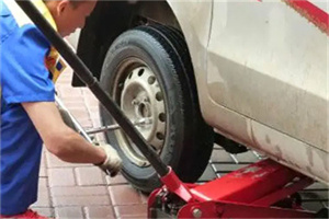 体育馆附近拖车24小时服务热线电话